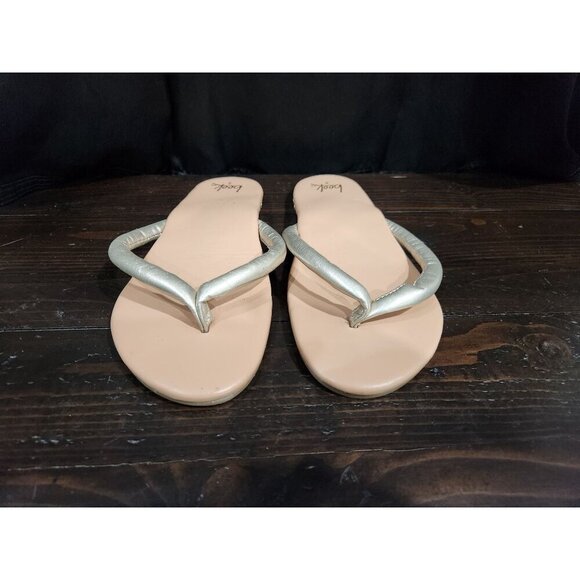 Beek Sunbird Silver Leather Thong Sandals/Sz. 8, NWOB - Picture 5 of 9